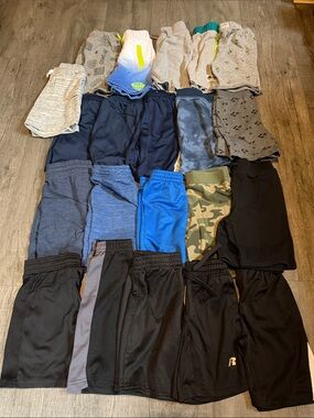 Mixed Boys' Shorts 21 Pair Size 4/5 - Black, Blue, Gray, Camo
